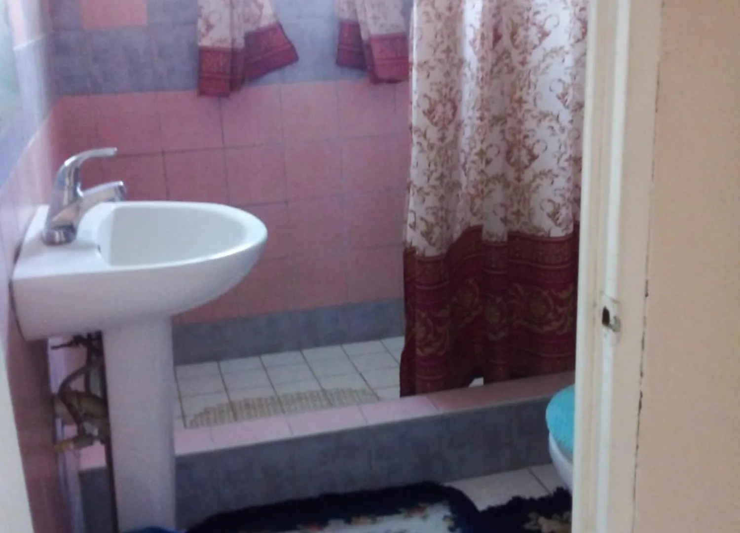Holiday Suite Κράιστ Τσερτς 0*,